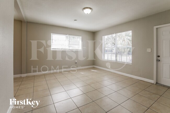 Foto del edificio - 1250 NE 207th Terrace