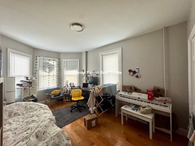 Building Photo - 106 Berkshire St
