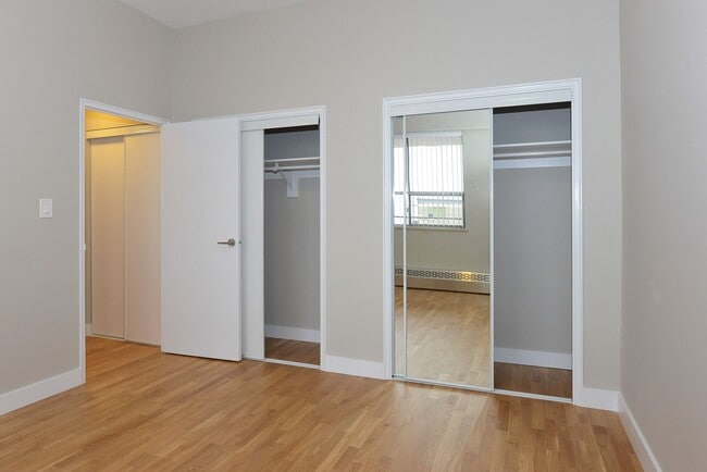 Photo du bâtiment - 190 Jameson Ave