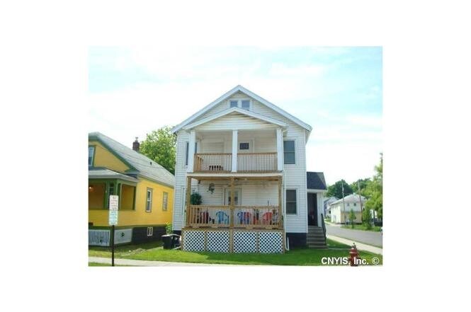 Building Photo - 221 Hartson St
