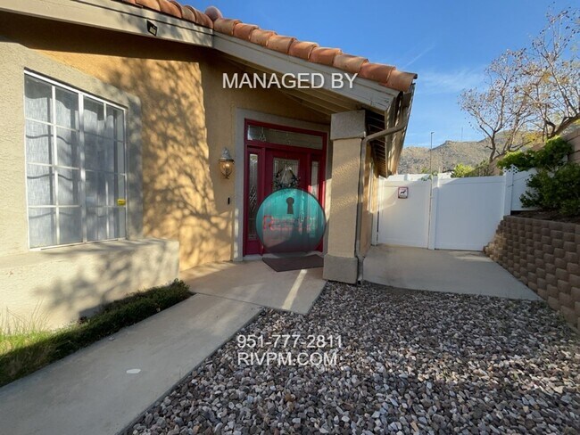 Building Photo - FOR RENT: BEAUTIFUL 3-BEDROOM HOME WITH OF...