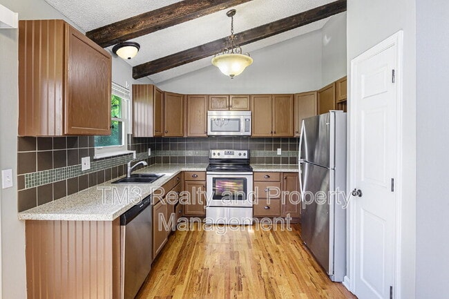Building Photo - 12525 S Locust St