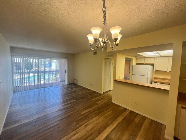 Building Photo - 945 Sonesta Ave NE