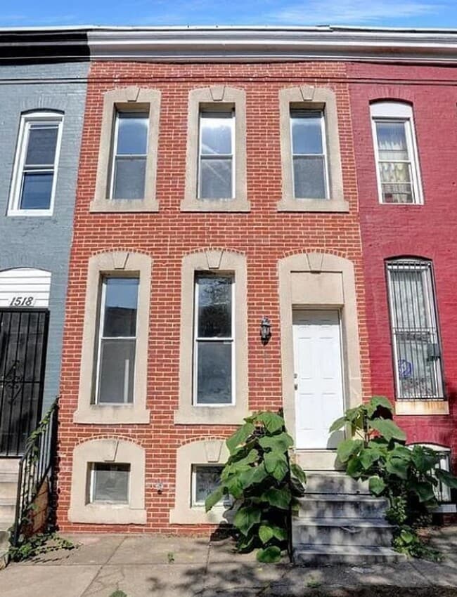 Building Photo - 1520 Holbrook St