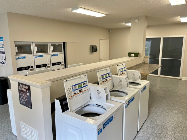 Community Laundry - Wellington Club & Apartments