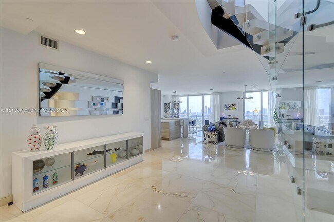 Building Photo - 16385 Biscayne Blvd