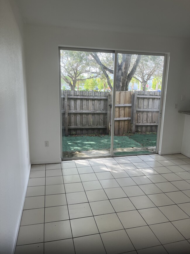 Building Photo - 2856 SE 15th Rd