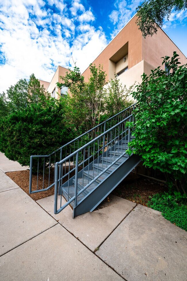 Building Photo - 3600 Cerrillos Rd