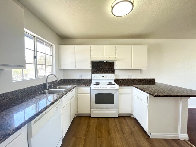 Foto del edificio - 12584 Atwood Ct