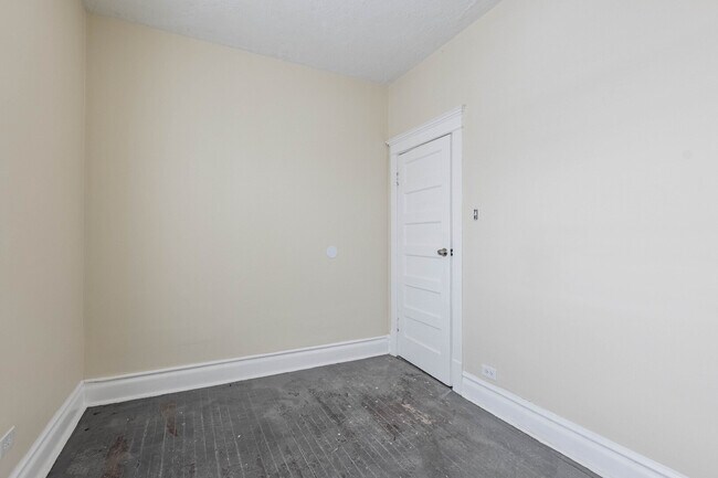 Foto del edificio - 758 W 71st St