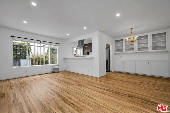 Building Photo - 149 S Hayworth Ave