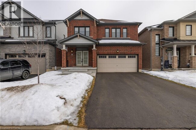 Building Photo - 150 Cactus Cres