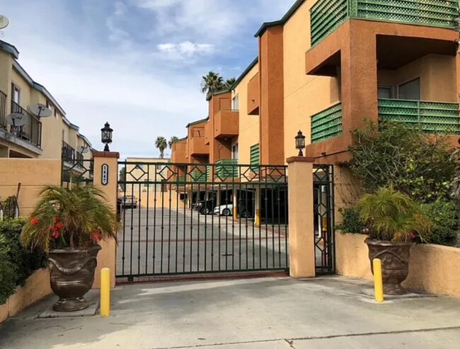 Foto del edificio - 1447 W 228th St