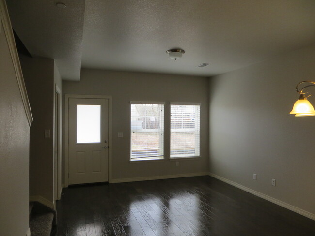 Building Photo - 3860 Manhattan Avenue