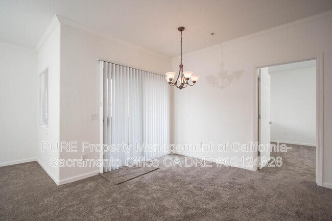 Foto del edificio - 10001 Woodcreek Oaks Blvd