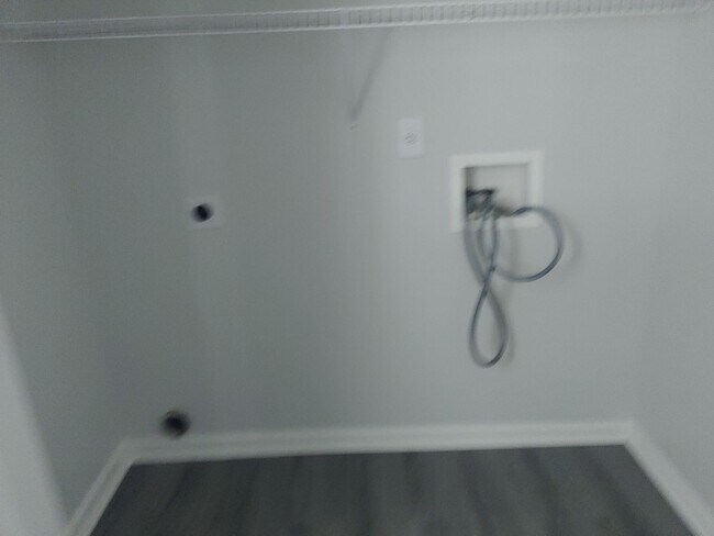 Building Photo - Townhome!!