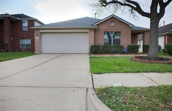 Building Photo - 1122 Americana Dr