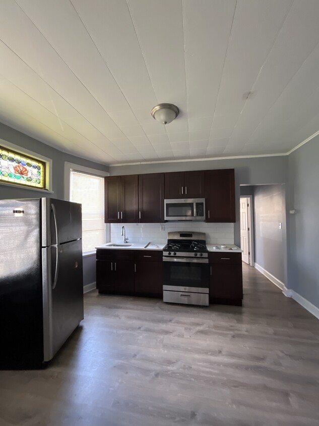 Foto principal - 56 Rose Ave