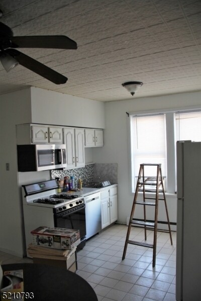 Building Photo - 290 Lakeview Ave