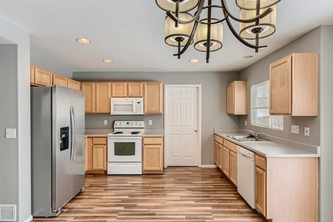 Building Photo - 5821 Raleigh Circle