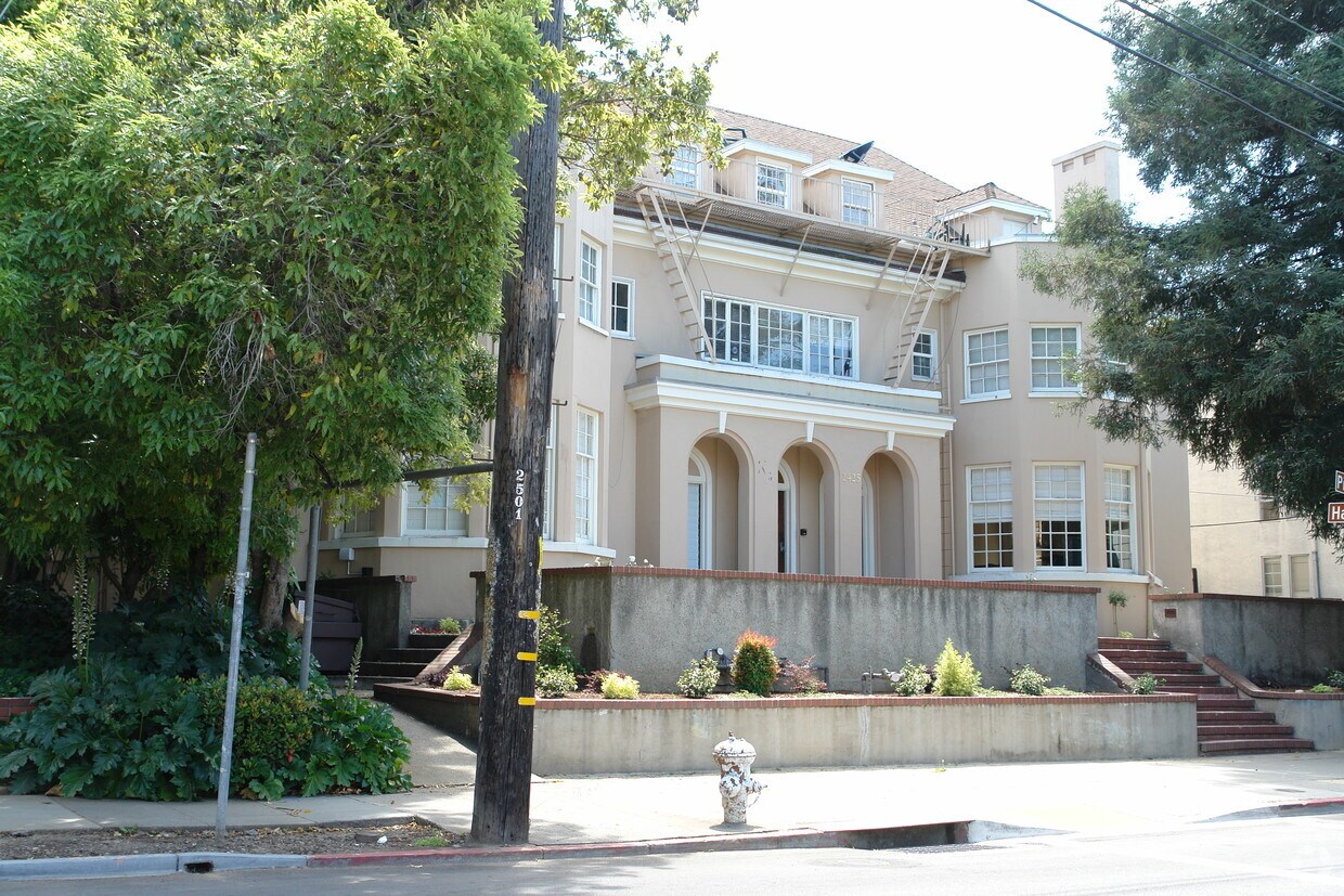 Foto del edificio - 2425 Piedmont Ave