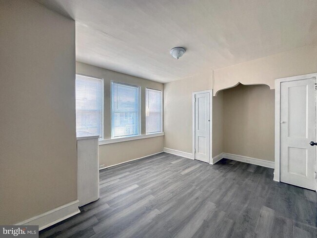 Building Photo - 4444 N Marshall St