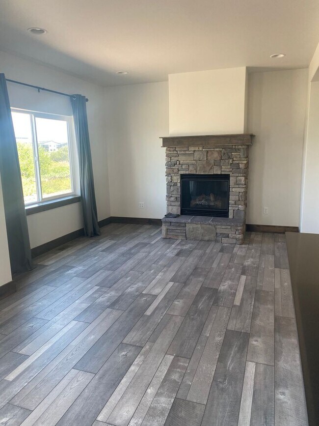 Foto del edificio - 3 Bed 2 1/2 Bath Condo in Bozeman