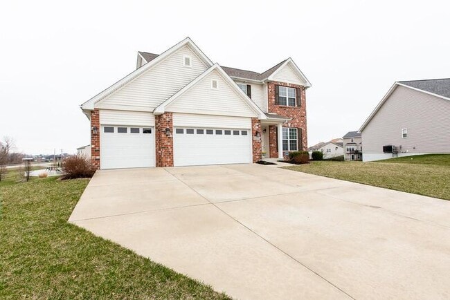 Building Photo - 2724 Ambridge Dr
