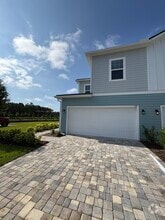 Building Photo - 19 Woods Ln