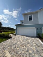 Building Photo - 19 Woods Ln
