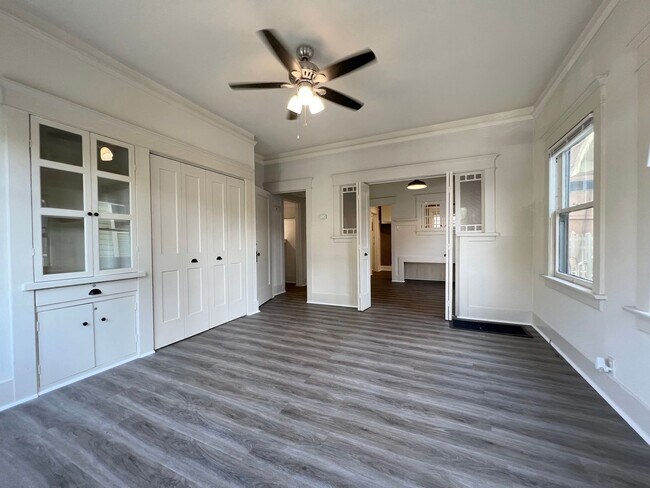 Foto del edificio - 308 W 4th St