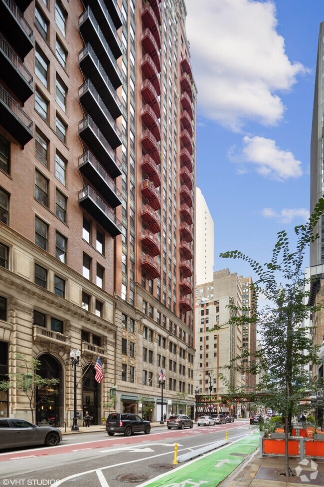 Building Photo - 208 W Washington St