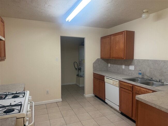 Building Photo - 21219 Grand Linden Ct