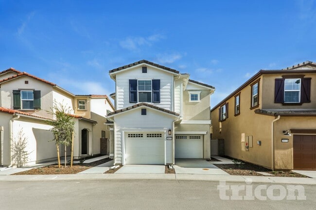 Building Photo - Tricon Winchester