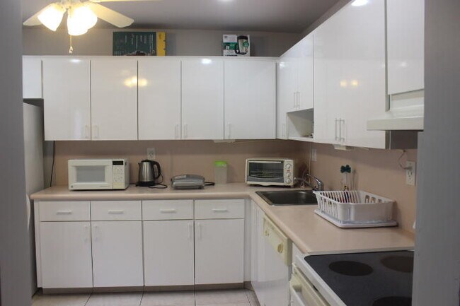 Building Photo - 26 Piedmont Ave