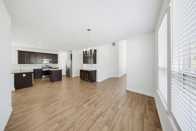 Building Photo - 40615 Guillemont Ln