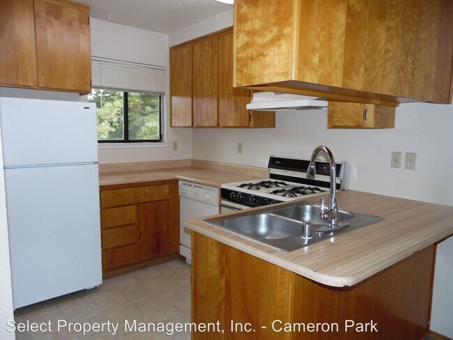 Building Photo - 2720 La Crescenta Dr