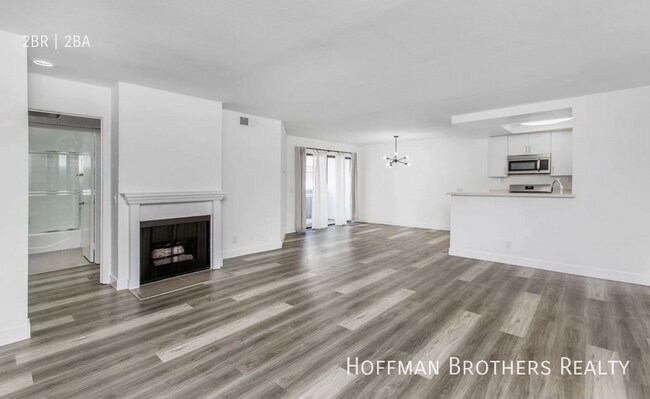 Foto del edificio - 1533 N Martel Ave