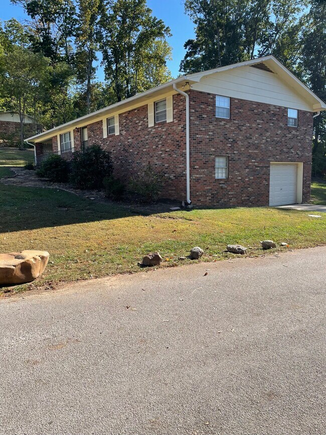 1323 Prado Dr, Morristown, TN 37814 House Rental in Morristown, TN