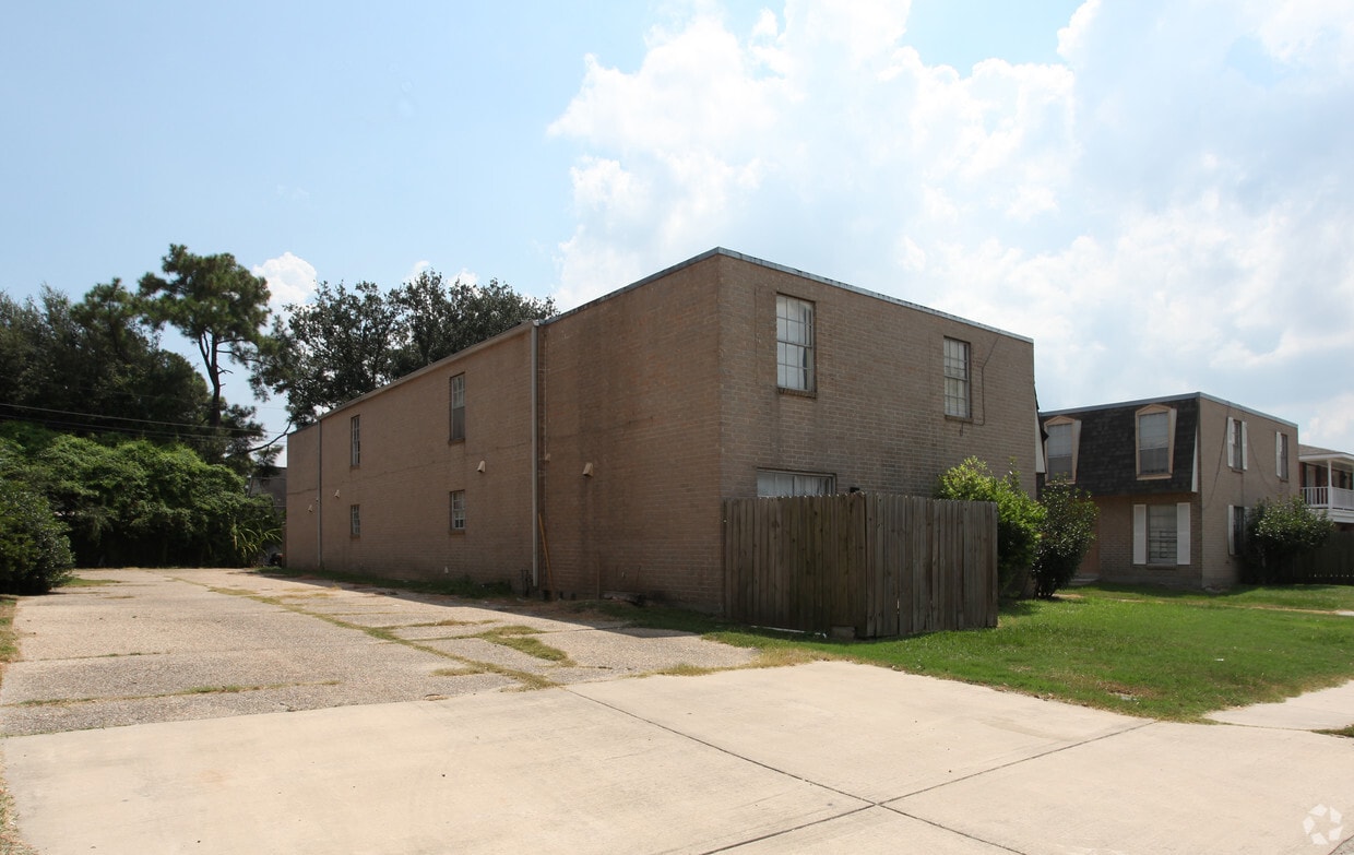 Building Photo - Kabel Estates