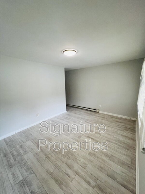 Foto del edificio - 1221 Montgomery Ave