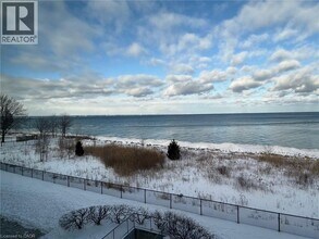 Building Photo - 35 Southshore Cres