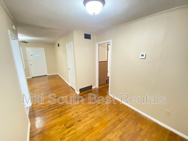 Building Photo - 2173 Pamela Dr