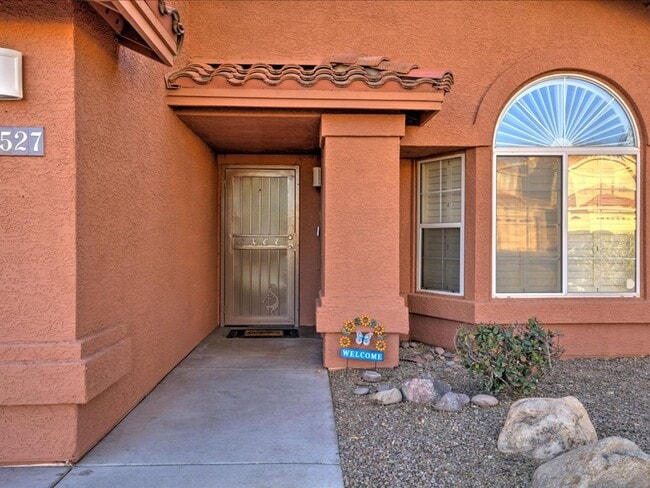 Building Photo - 5 Bedroom + Den that can be used as a bedr...
