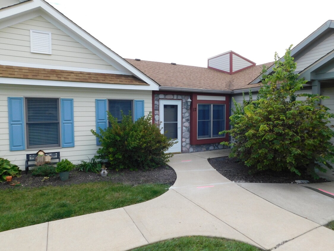 1711 Lafayette Ave Unit 12, Lebanon, IN 46052 Condo for Rent in
