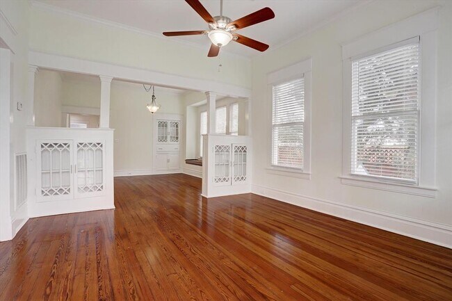 Building Photo - 1847 Cortlandt St