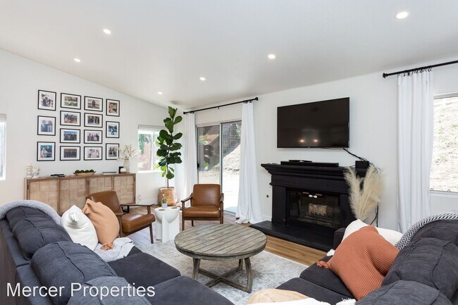 Foto del edificio - 3 br, 2 bath House - 9242 Lake Valley Road