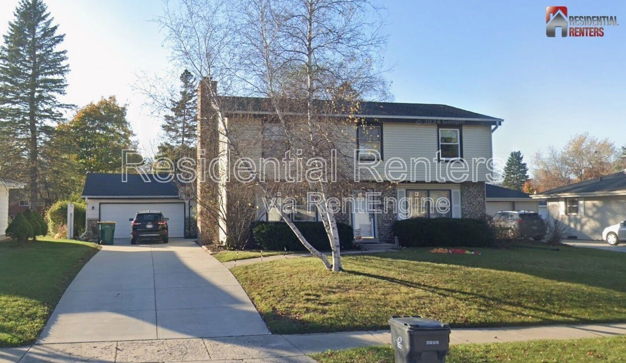 Primary Photo - 257 S Regis Rd