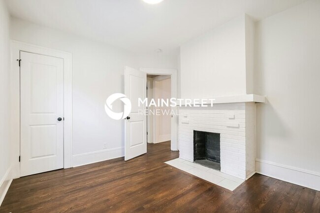 Building Photo - 3 Bedroom Pet-Friendly Home in Atlanta, GA with Main Street Renewal