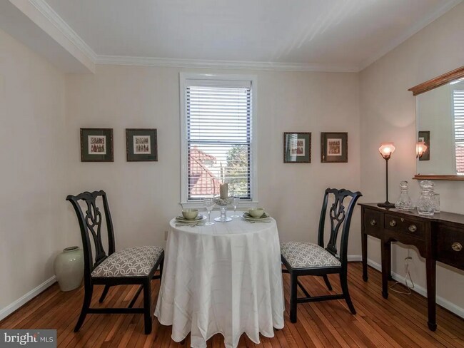Foto del edificio - 2310 Ashmead Pl NW